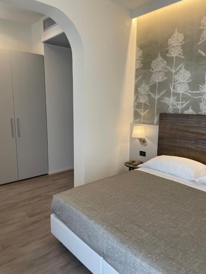 Hotel Tritone Caorle Exterior foto