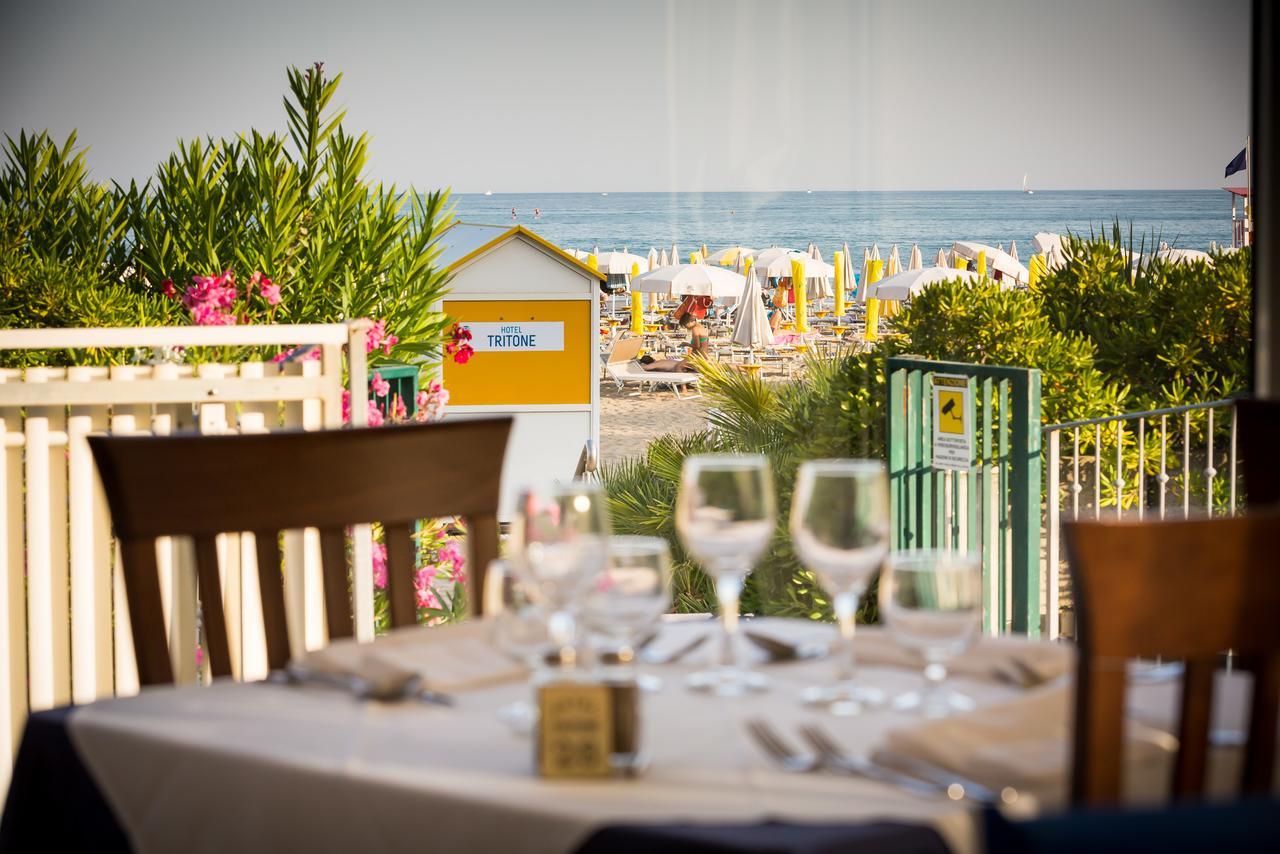 Hotel Tritone Caorle Exterior foto