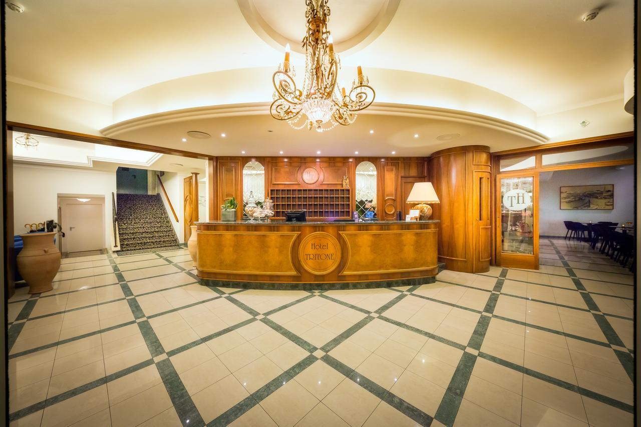 Hotel Tritone Caorle Exterior foto