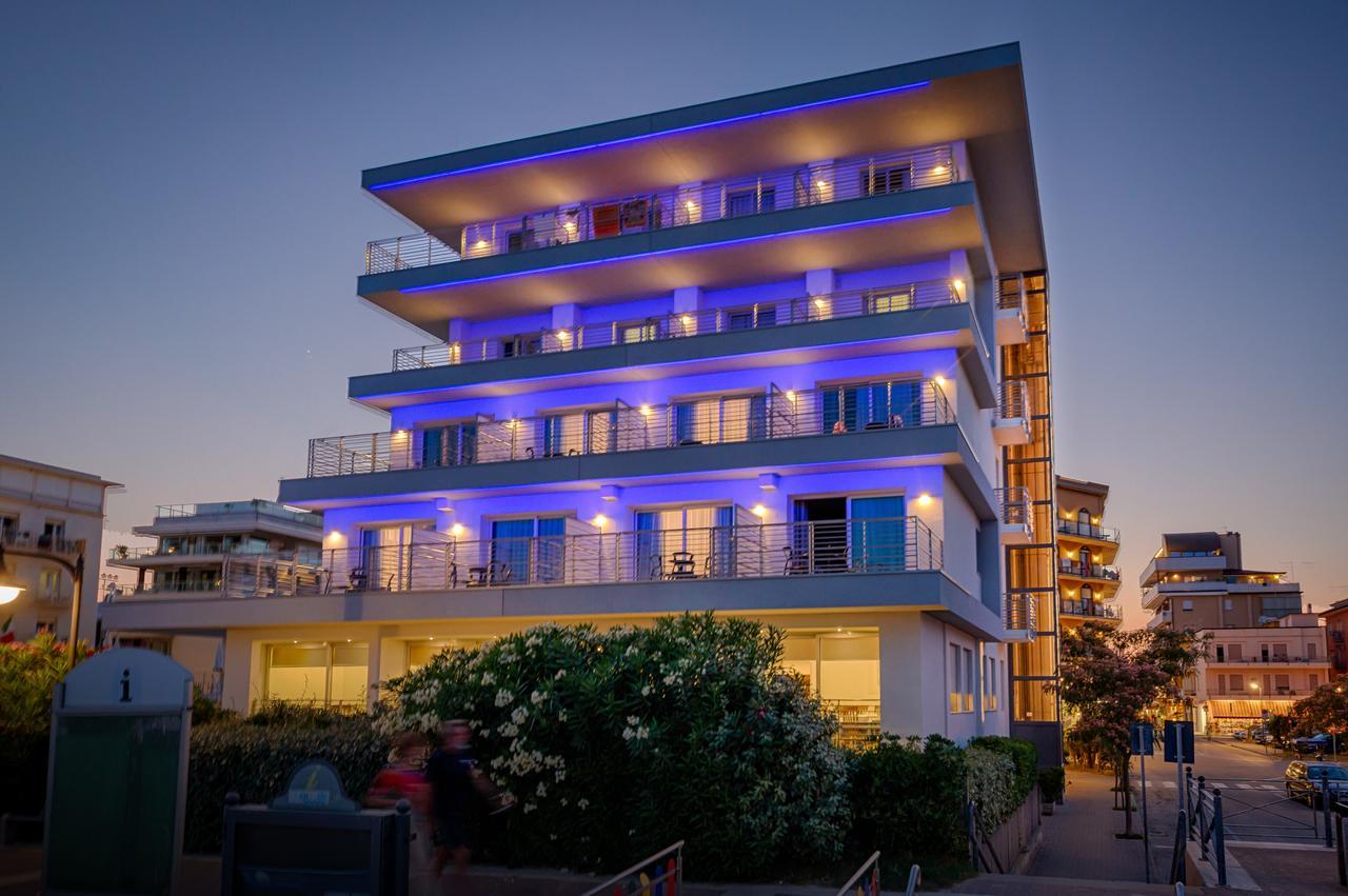 Hotel Tritone Caorle Exterior foto