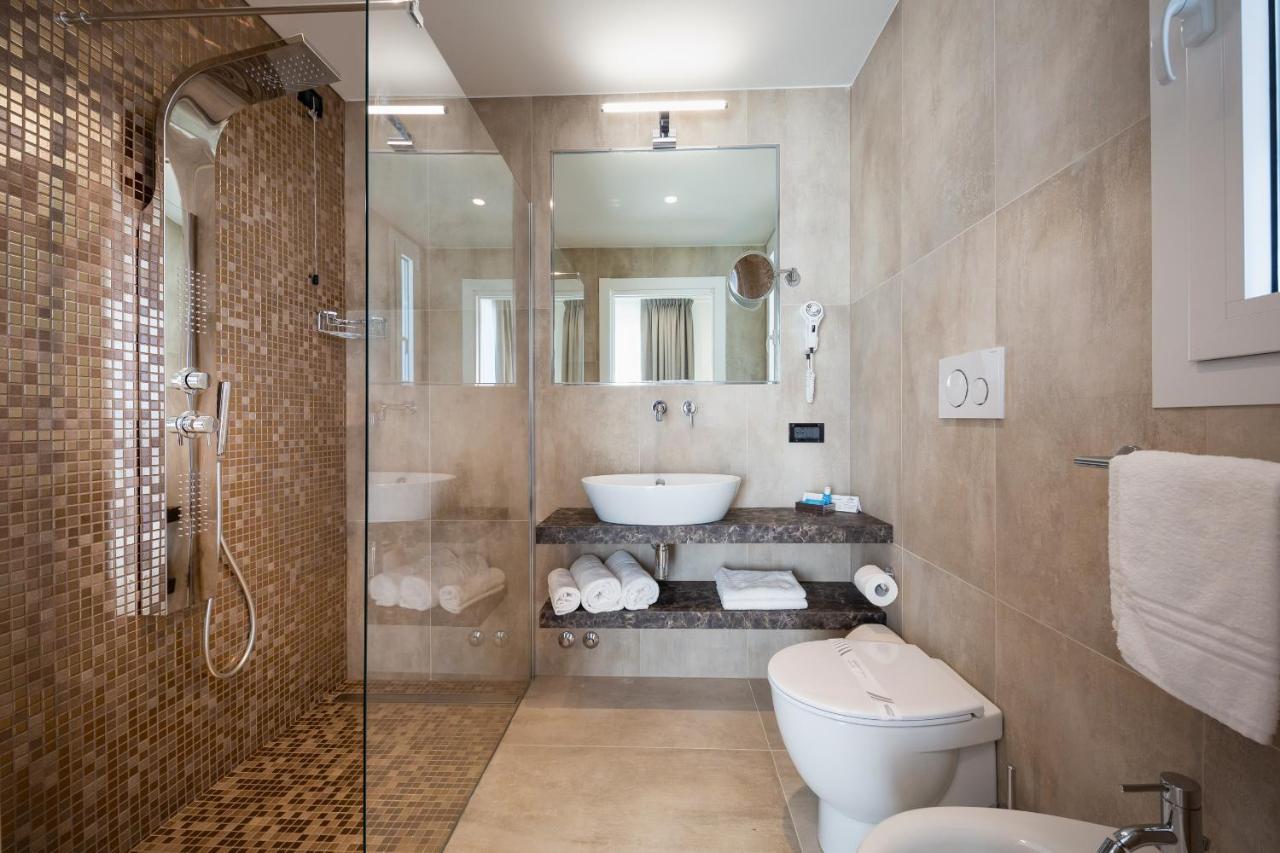 Hotel Tritone Caorle Exterior foto