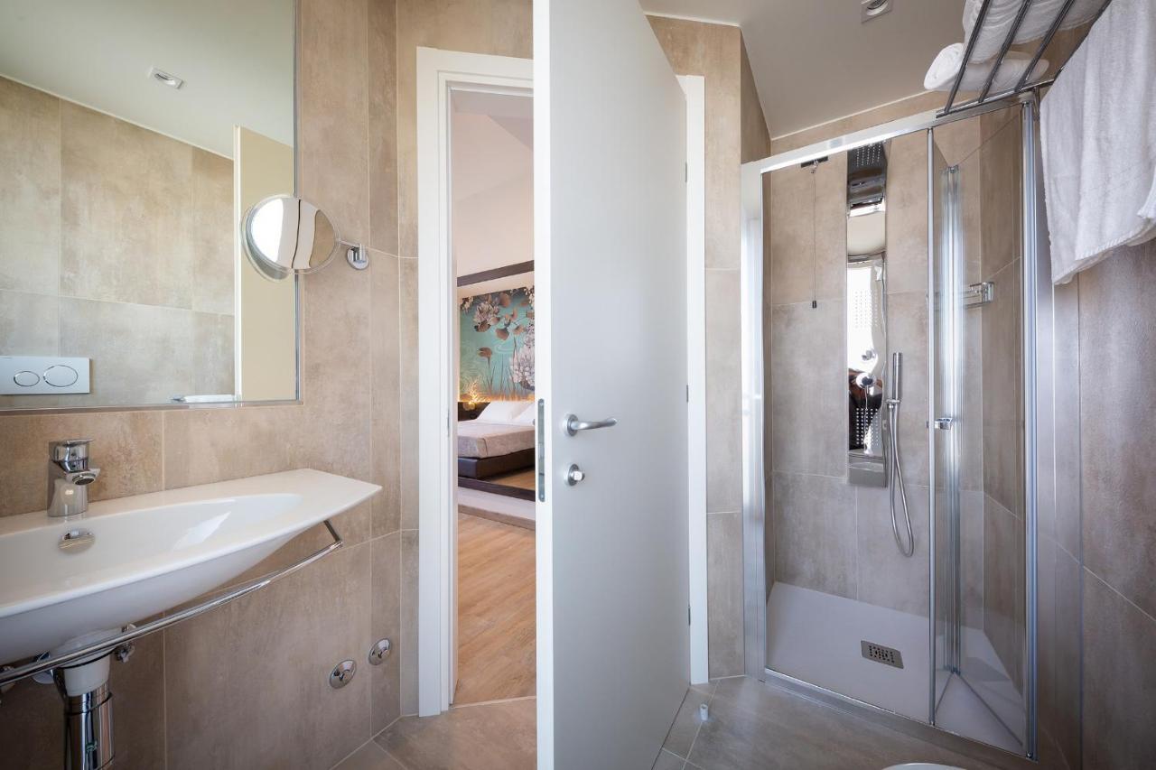 Hotel Tritone Caorle Exterior foto